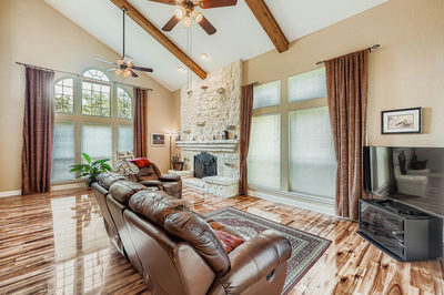 900 Wayside Dr — photo 4