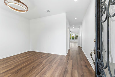 5624 San Michele St — photo 2