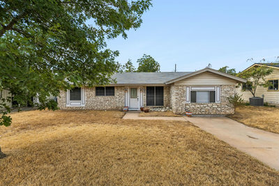 6904 Miranda Dr — photo 2
