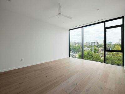 1006 Baylor St #303 — photo 2