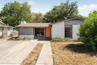 1612 Broadmoor Dr — photo 3