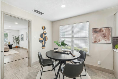 704 Buckingham Pl — photo 3