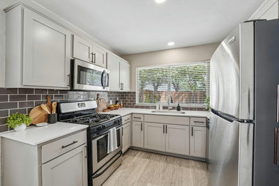 704 Buckingham Pl — photo 4