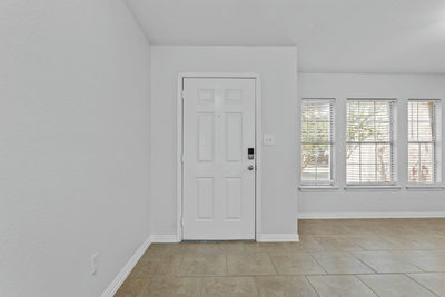 551 Whispering Hollow Dr — photo 2