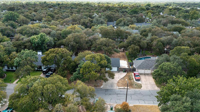 1002 Penny Ln — photo 2