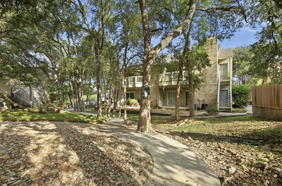 2450 Wickersham Ln #1402 — photo 3