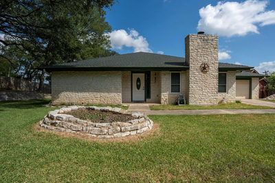 404 Hunt Ln — photo 2