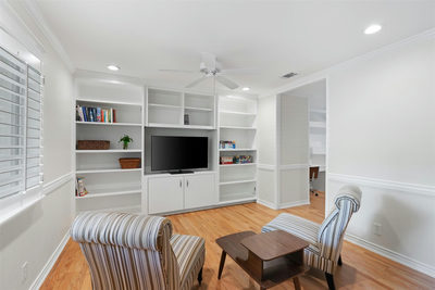 8605 Primrose Ln — photo 2