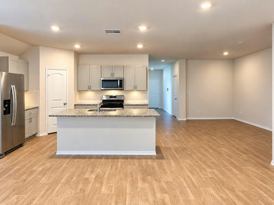 1823 Windsor Blvd — photo 4