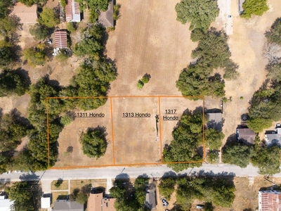 1313 Hondo St — photo 3