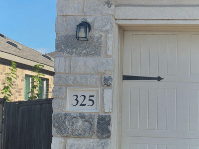 325 Arnage Dr — photo 2