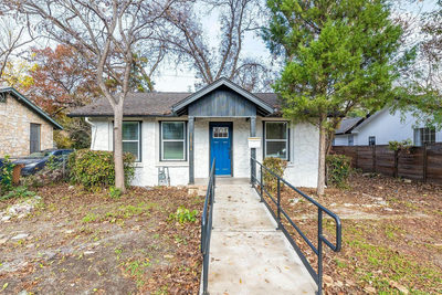 1614 Holly St — photo 2