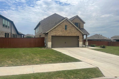 224 Rosebush Dr — photo 2