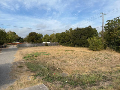 2012 Maple St — photo 2