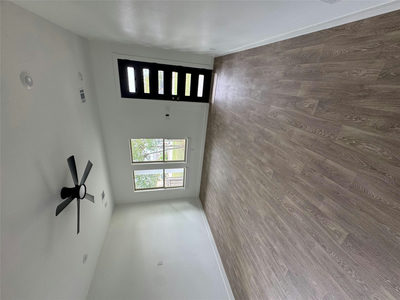 710 Bland St — photo 2