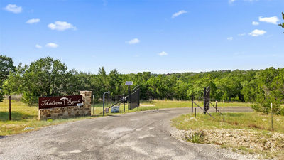 810 Kothmann Rd — photo 3