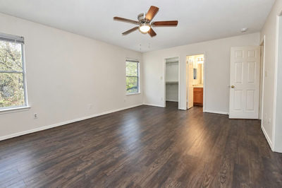 921-923 Sagewood Trl — photo 2