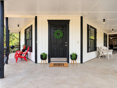 126 Travis Ln — photo 2