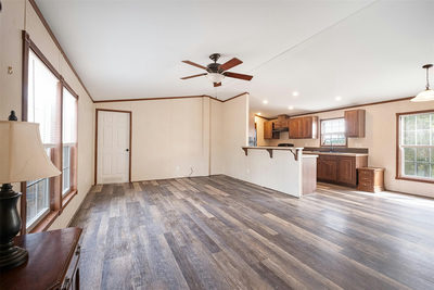 157 Lakeside Dr — photo 3