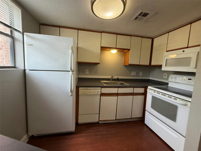 2500 Burleson Rd #209 — photo 2