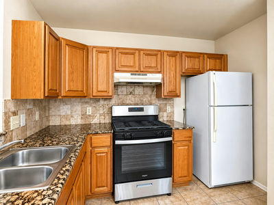 402 Algerita Dr — photo 5