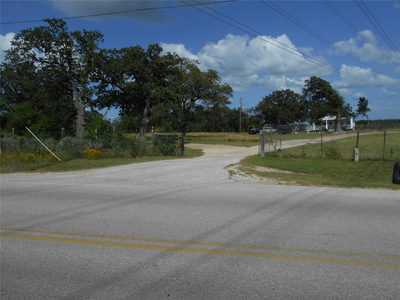 8001 Burleson Manor Rd — photo 2