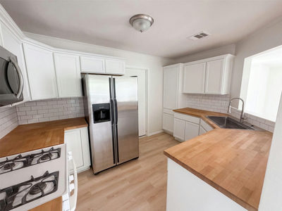 1200 Green Terrace Dr — photo 2