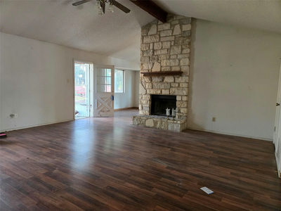 2011 Castle Creek Dr — photo 2