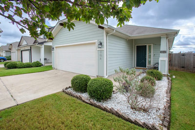 204 Twisted Oaks Ln — photo 2