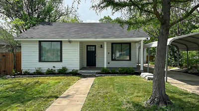 403 Lizzie St — photo 2