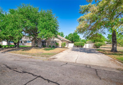 1710 Oaklawn Dr — photo 2