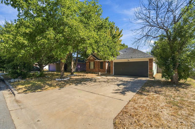 810 Honeysuckle Dr — photo 4