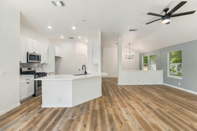 810 Honeysuckle Dr — photo 3
