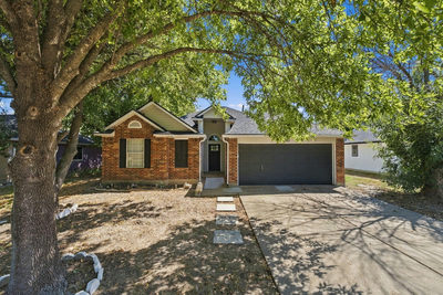 810 Honeysuckle Dr — photo 2