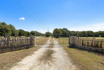 305 Hidden Oaks Ln — photo 5