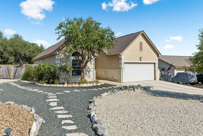 1 Rock Hollow Cir — photo 2