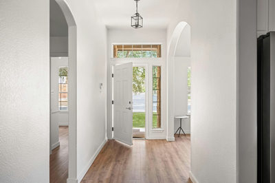 717 Windsor Castle Dr — photo 3