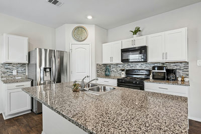 343 Andover Ln — photo 2