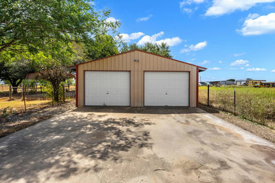 201 930 Private Rd — photo 2