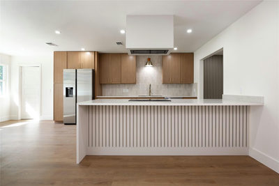 906 Merritt Dr — photo 3