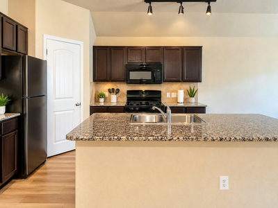 19412 Great Falls Dr — photo 3