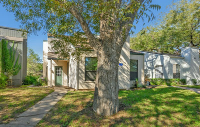 10 Townhouse Cir — photo 2
