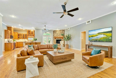 8015 Gault St — photo 4