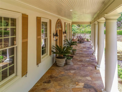 914 Moonlight Dr — photo 2