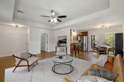 604 Whispering Hollow Cir — photo 4