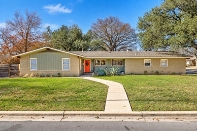 1802 Hutto Rd — photo 2