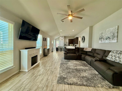 144 Riverhill Dr — photo 5