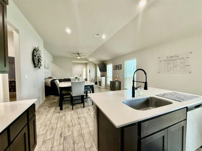 144 Riverhill Dr — photo 3