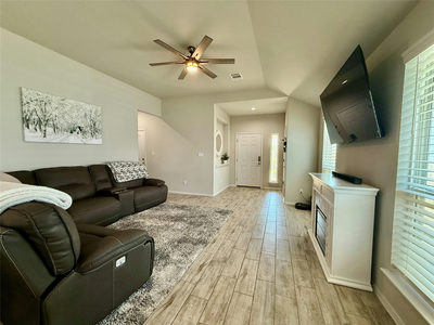144 Riverhill Dr — photo 4