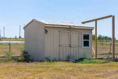 105 CR 423 — photo 5